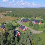 Village Kuukiuru Semesterbostad Vuostimo