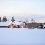 Semesterbostad Village Kuukiuru Vuostimo