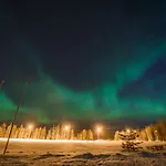Village Kuukiuru Semesterbostad *