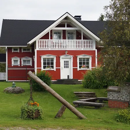 Semesterbostad Village Kuukiuru