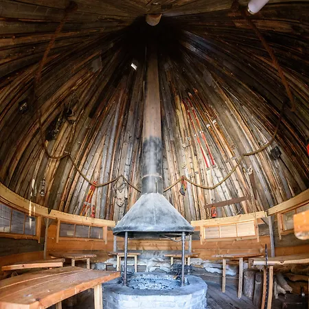 Semesterbostad Village Kuukiuru Vuostimo