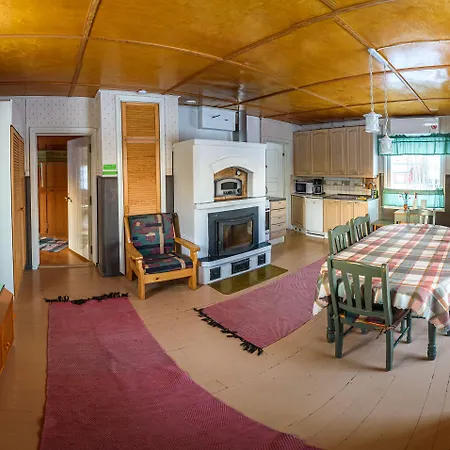 Village Kuukiuru Semesterbostad Vuostimo