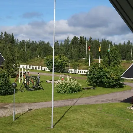 Semesterbostad Village Kuukiuru *