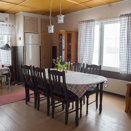 Village Kuukiuru Semesterbostad