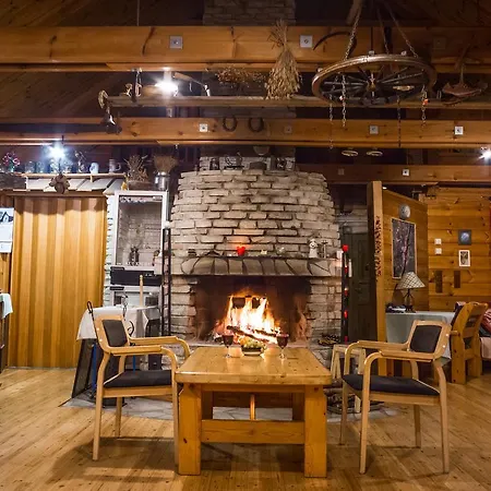 Semesterbostad Village Kuukiuru *