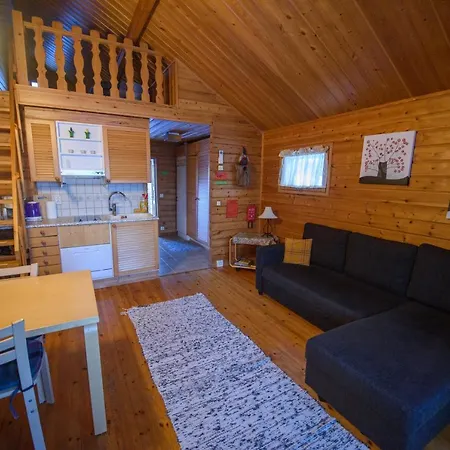 Semesterbostad Village Kuukiuru