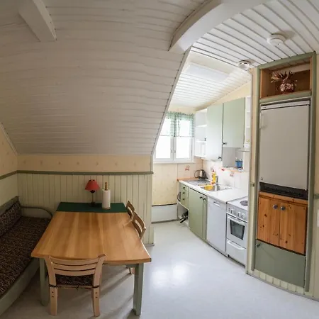 Semesterbostad Village Kuukiuru